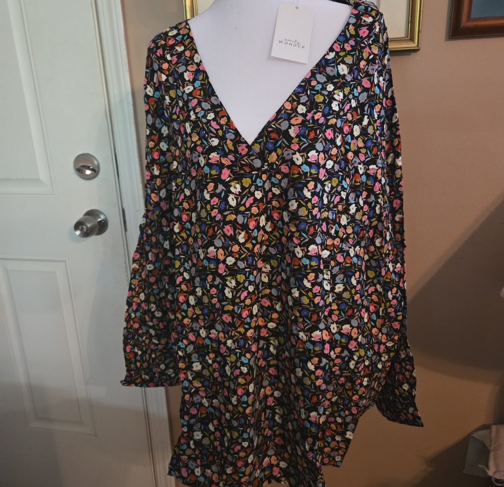 Floral V-Neck Long Sleeve Tunic - Multicolor on Black
